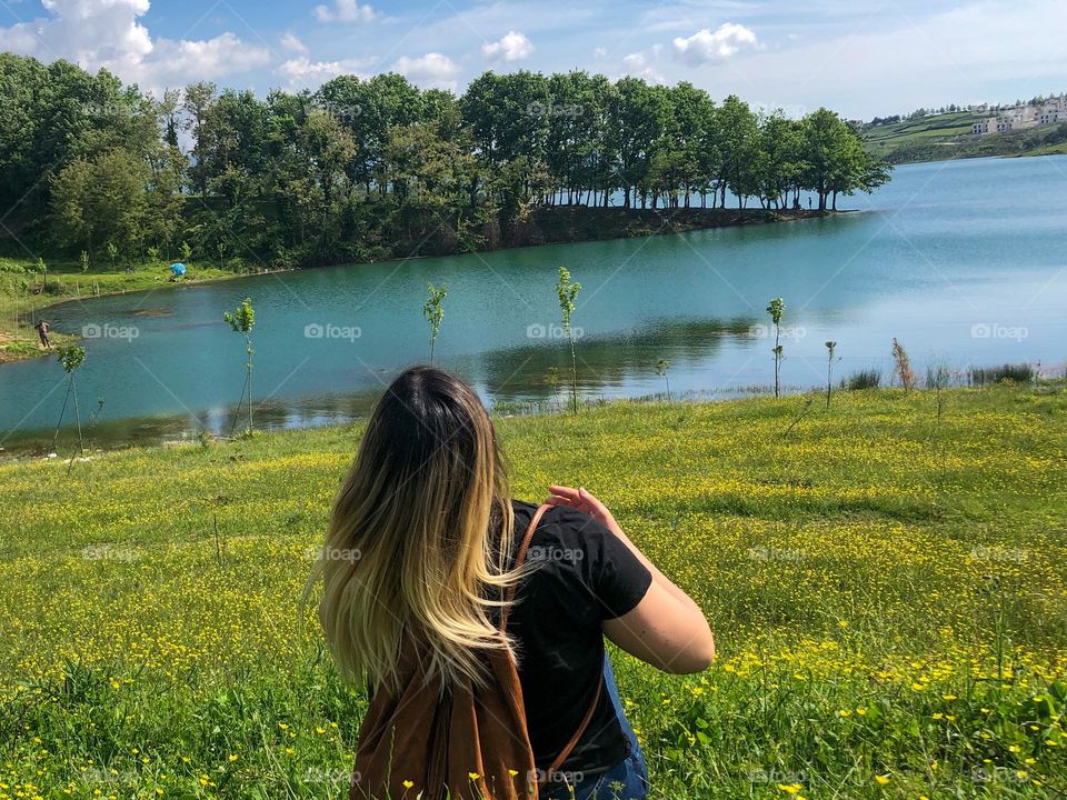 Let your hair go with the wind. 