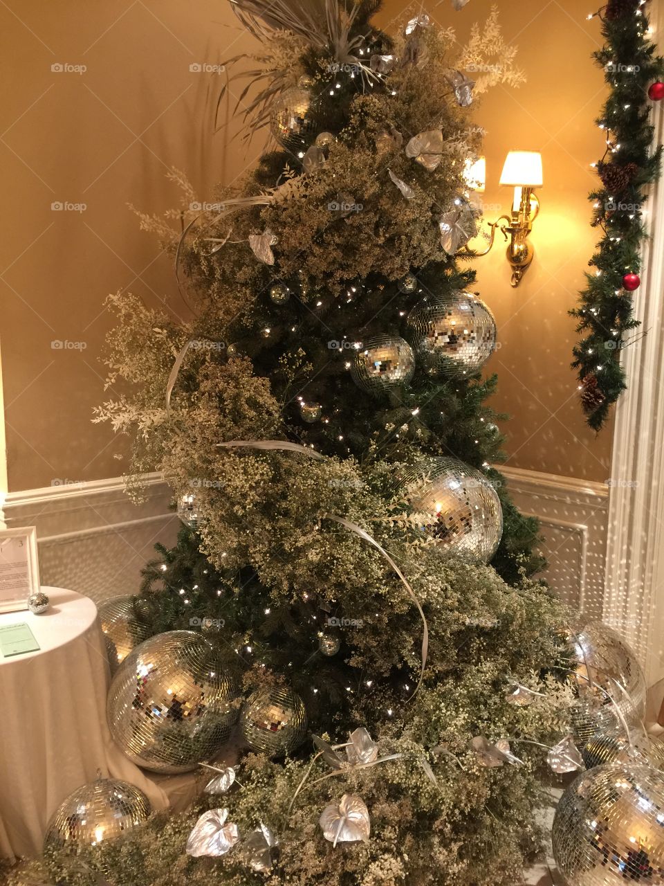 Christmas tree decorating contest