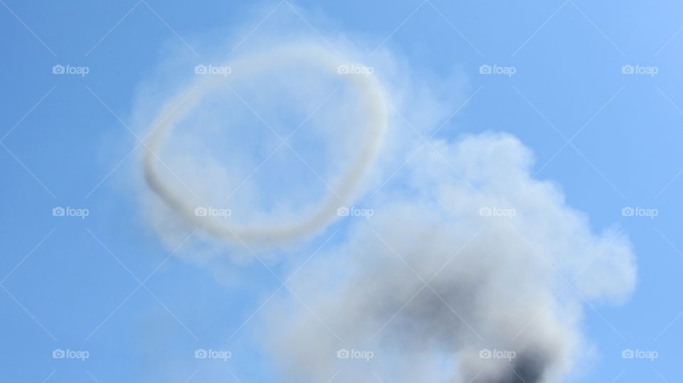 Smoke ring cloud