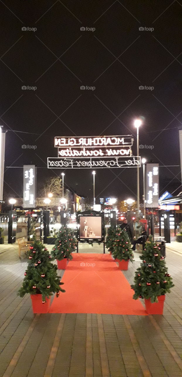 sapin de noël, tapis rouge