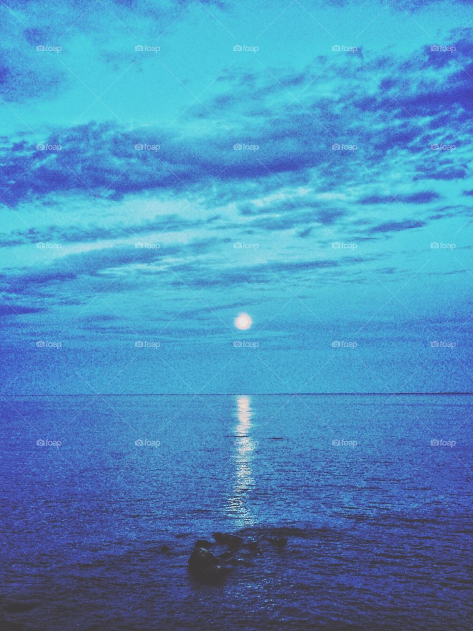 Moonrise over the seawall...