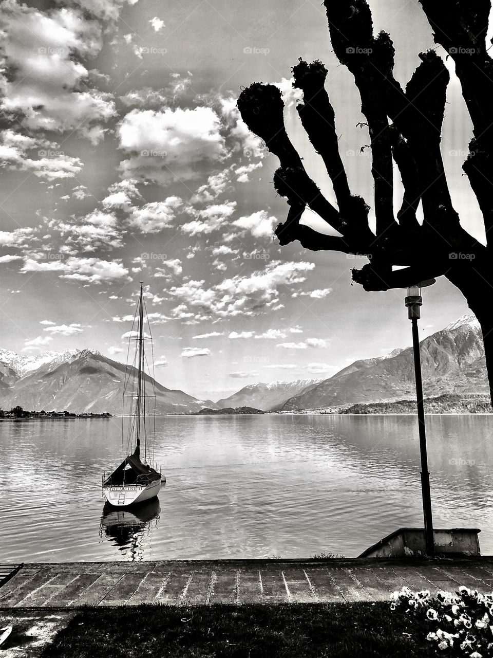 A lonely boat in lake Como