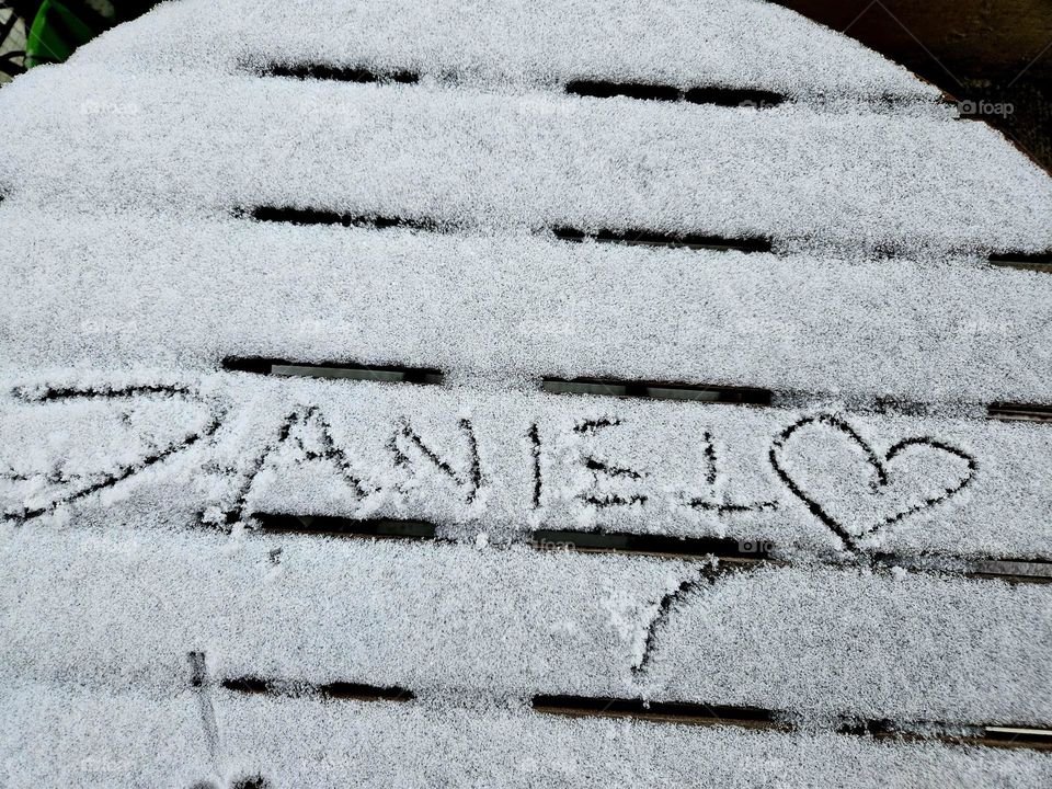 customise name on snow