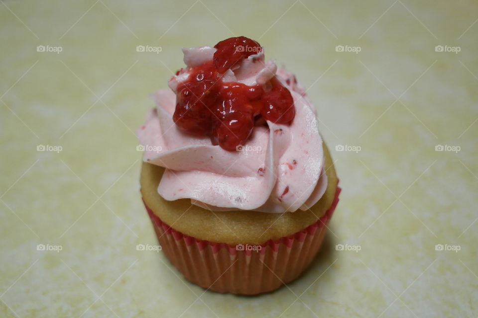 Strawberry cupcakes 