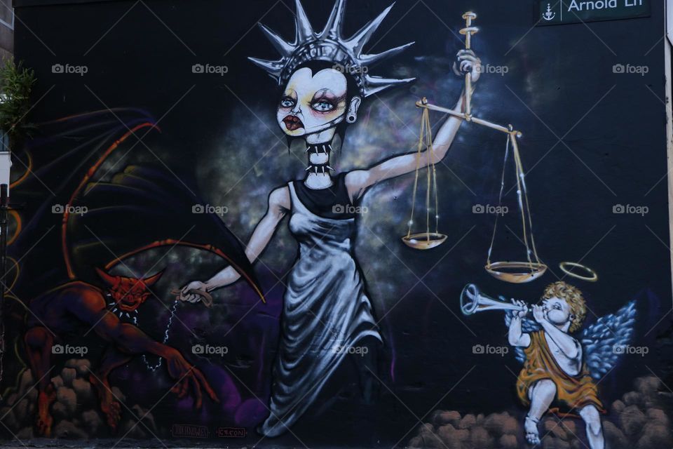 It was such a good painting artwork on the street.