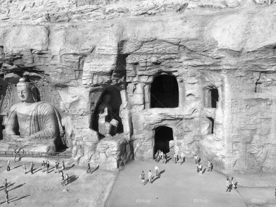 Great Buddha caves,chains