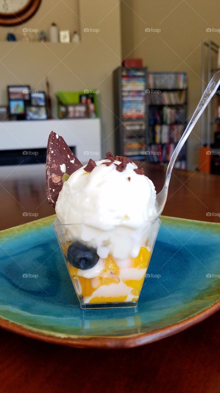 Mango ice cream and chocolate