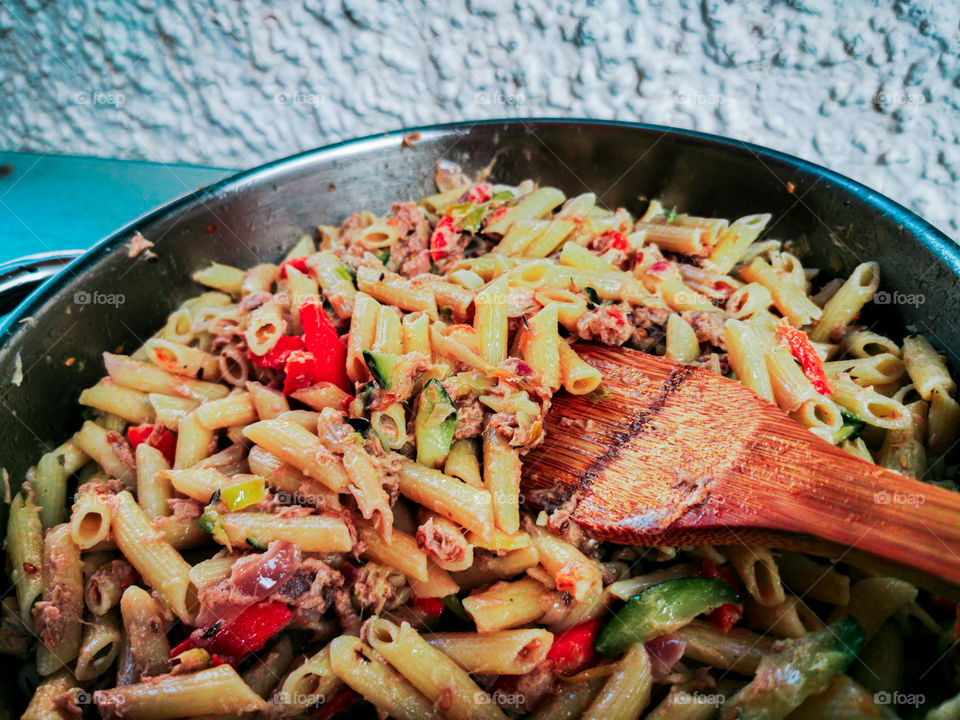 Tuna and vegetables pasta