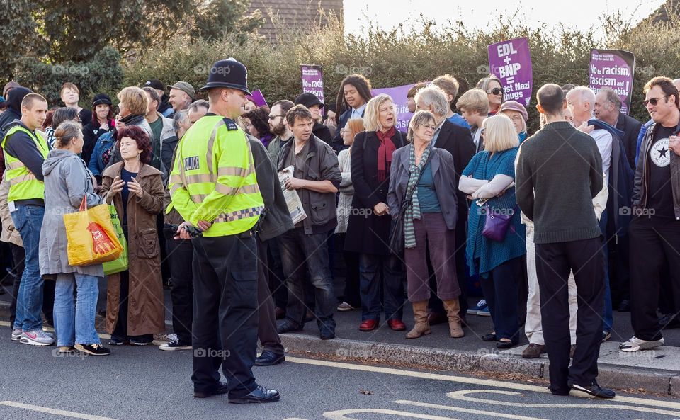 A crowd of people come together to demonstrate against far right political parties in the UK 