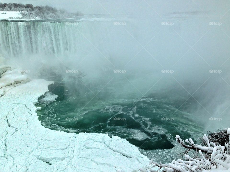 Frozen niagara falls