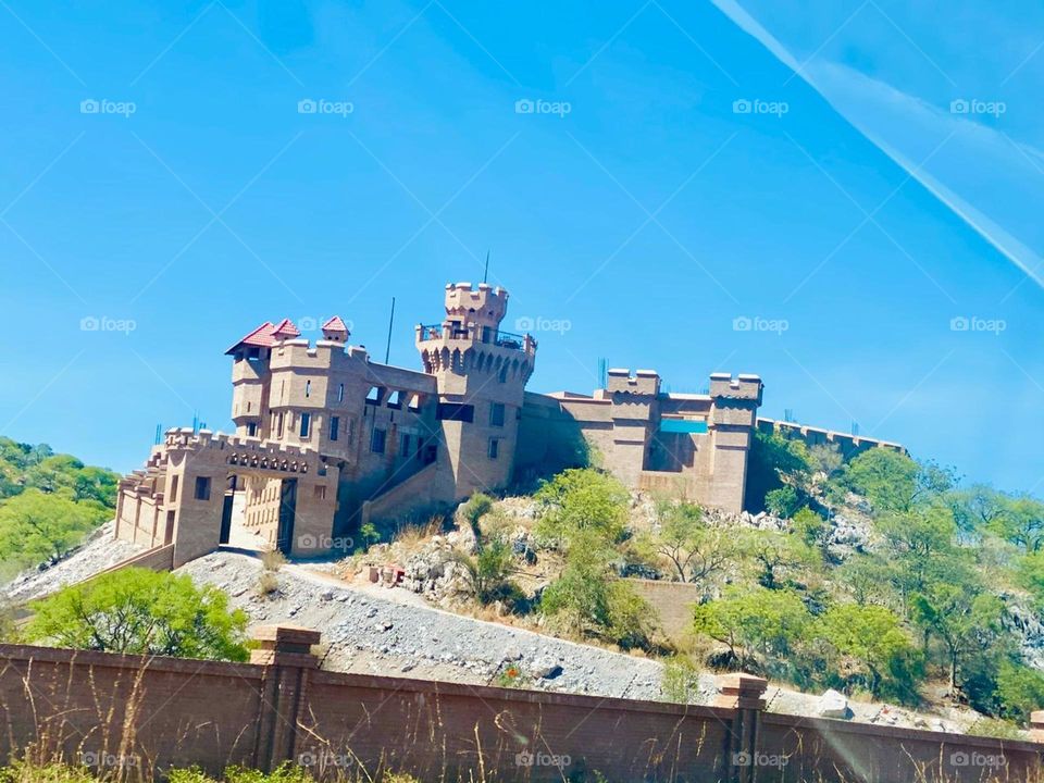 Abandoned Castle 🏰