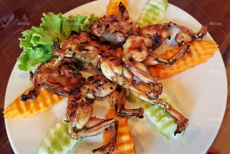 frog barbecue in cambodia