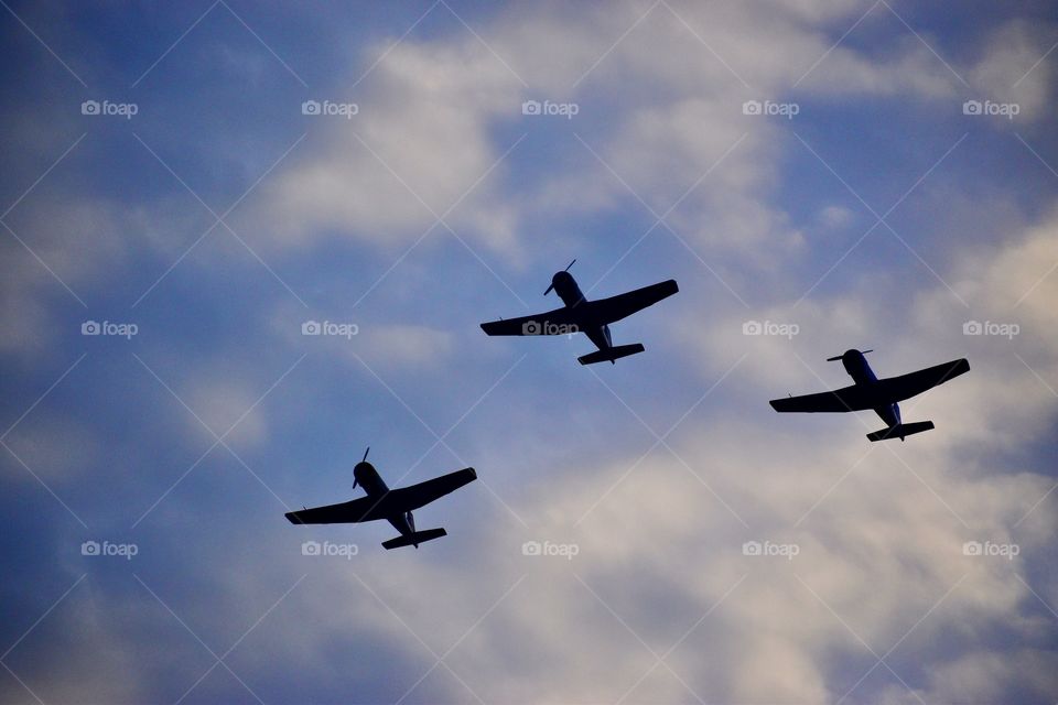 Airplane fly over in Indiana 