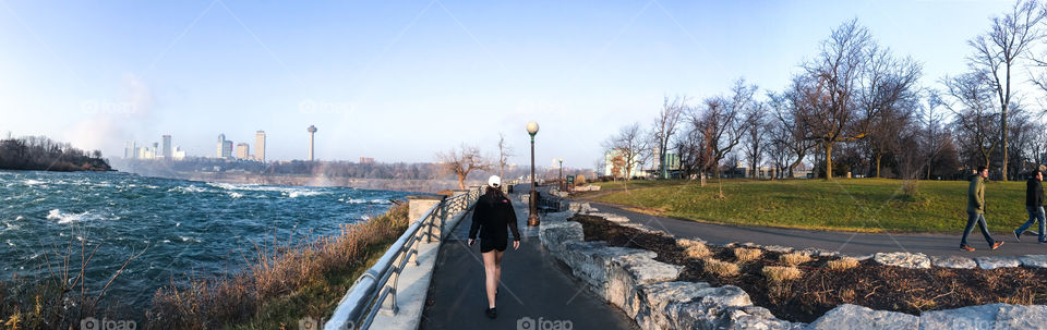 Stroll through Niagara 