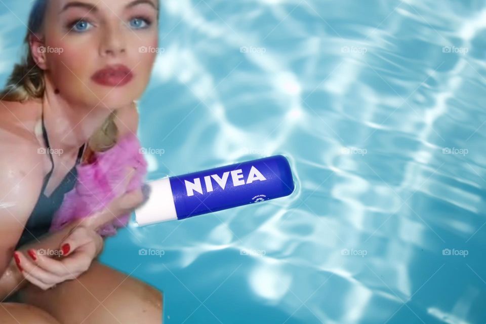nivea Lips model