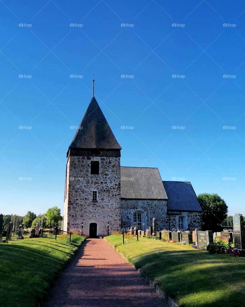 Is this perhaps the most beautiful stone church in Finland? This Eckerö church is located in Ahvenanmaa