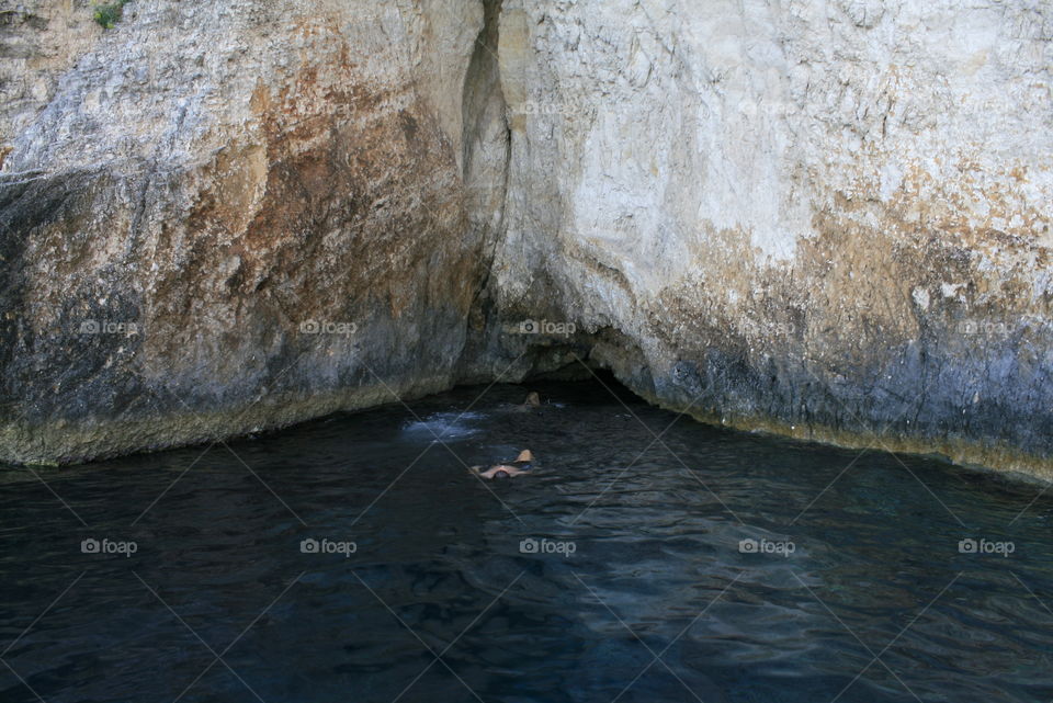 Tunnel in water