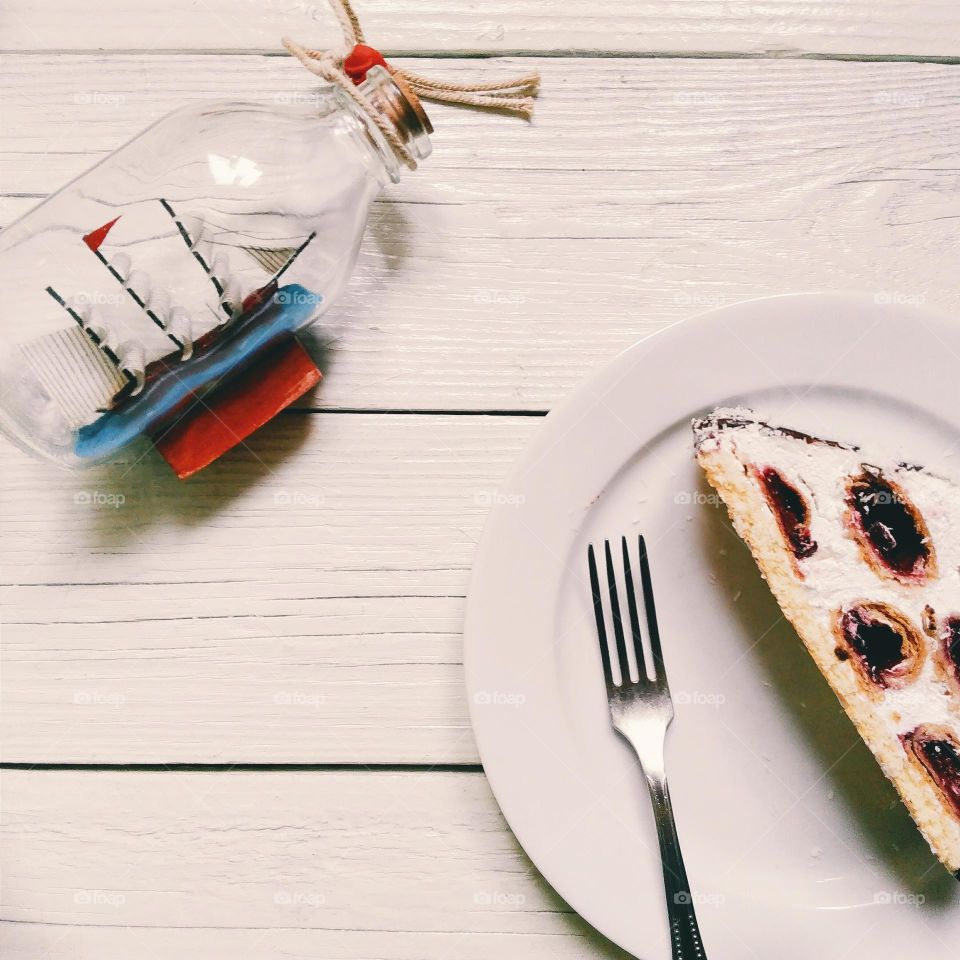 Chocolate cake with cherries