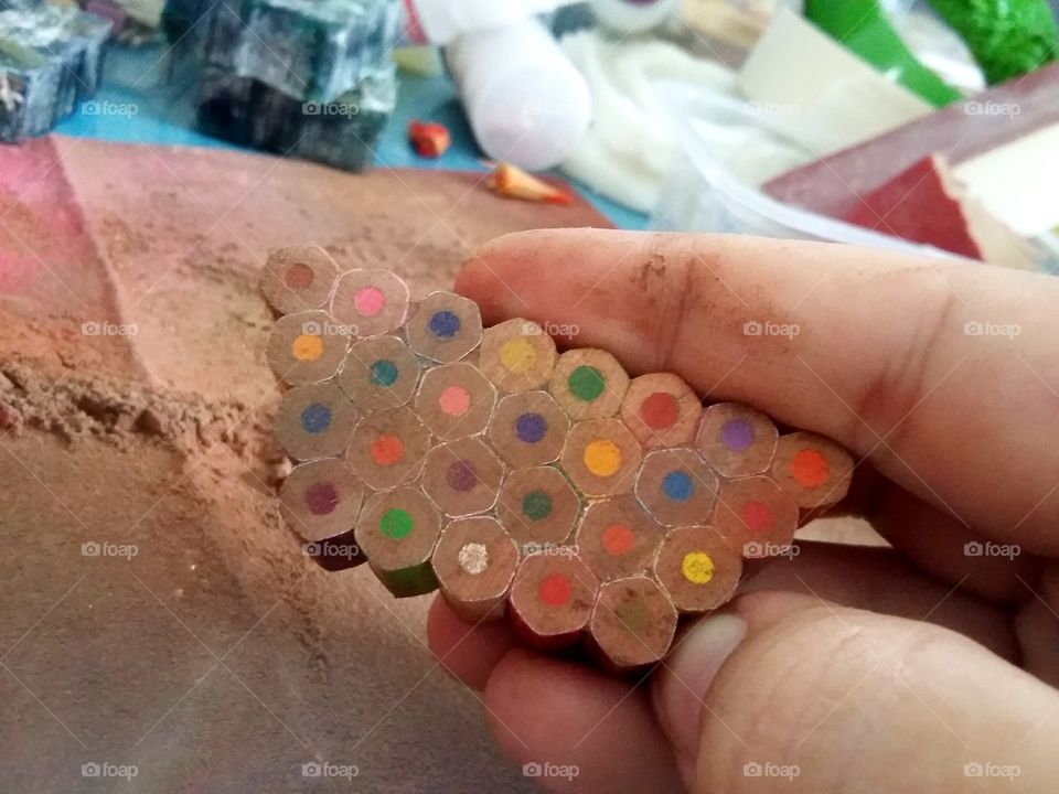 Produzindo jóias artesanais com Faber Castell