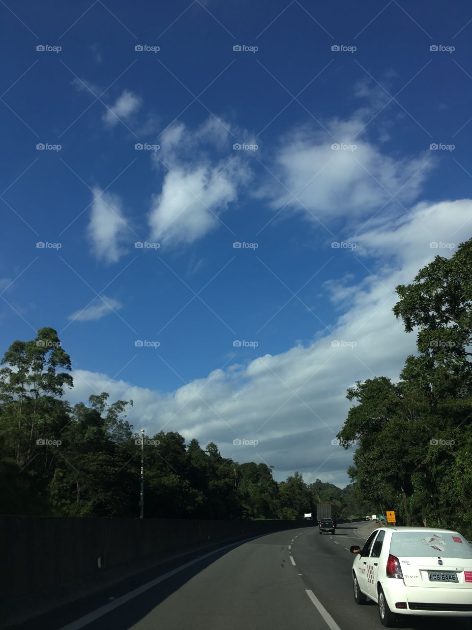 ‪Na #Rodovia dos #Bandeirantes, 5 faixas lotadas de veículos. ‬
‪Na #Anhanguera, 2 faixas vazias!‬
‪Ótima opção sentido Interior - Capital. ‬
‪🚙 ‬
‪#Céu #Estrada #SãoPaulo #SerraDosCristais‬