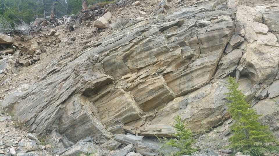 Natural rock wall