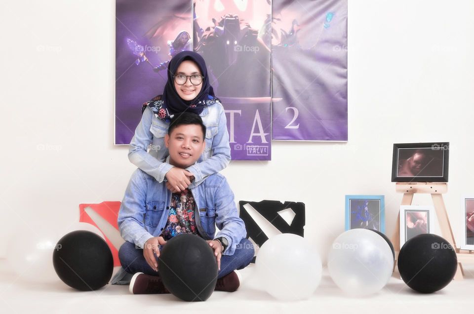 Themed  prawedding the games