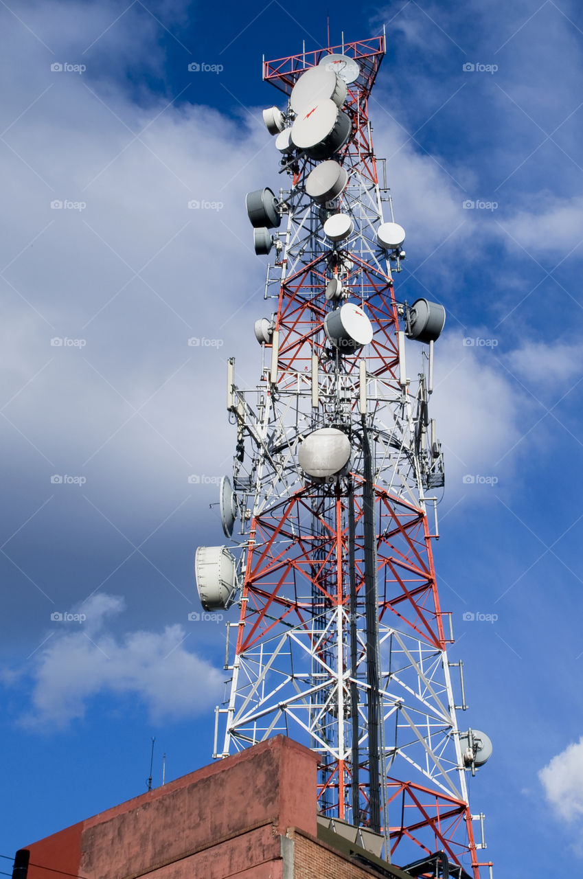 Communication antenna