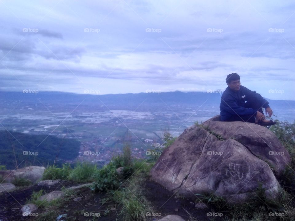 pose on the stone at mount