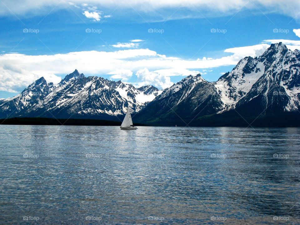 Sailboat on Jackson lake