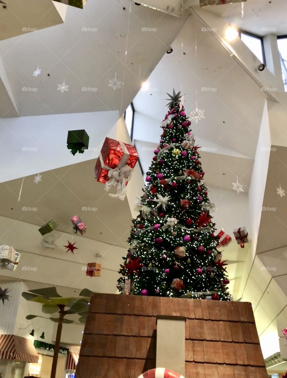 Christmas tree in mall.