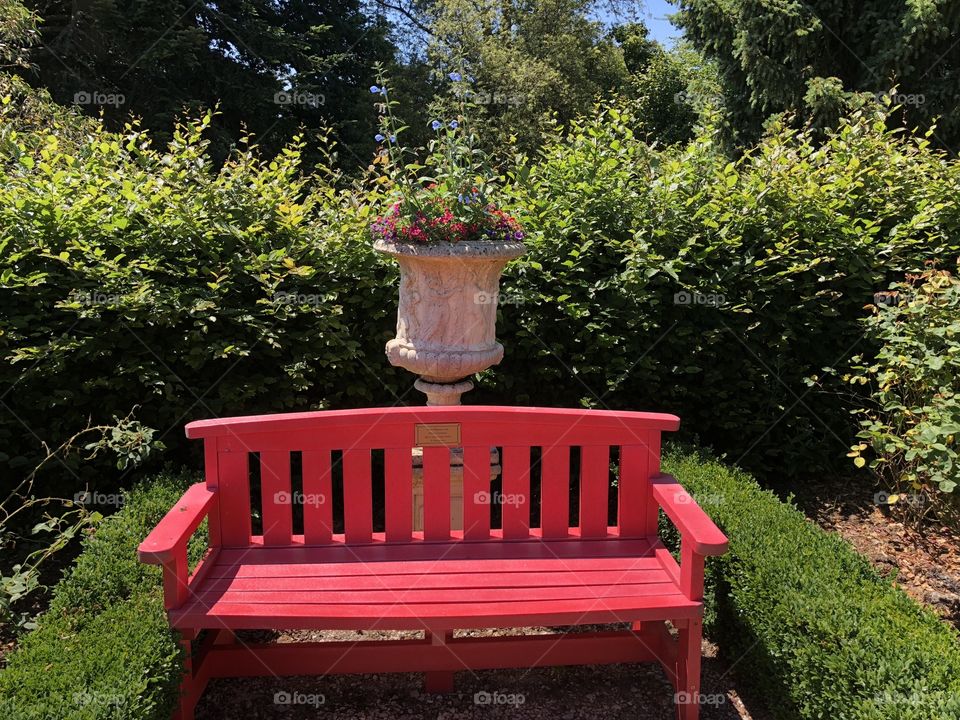 What better way to enjoy some sun rays on a perfect summers day than this garden location in Devon.