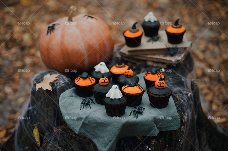 Close-up of halloween cupcakes