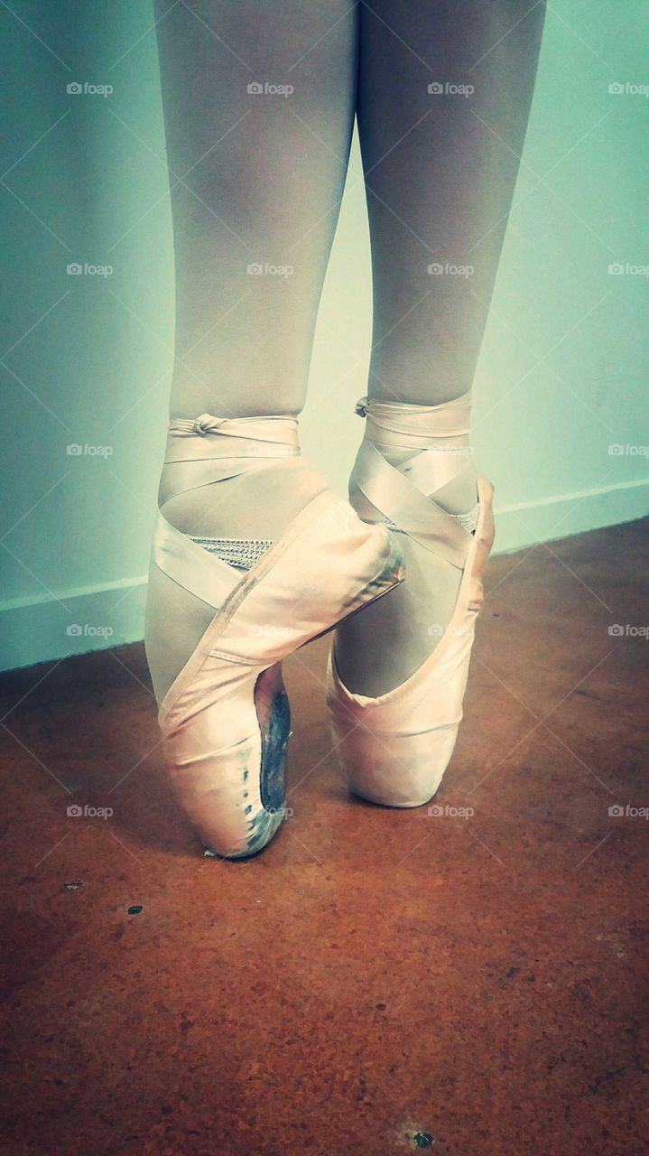 pointe shoes