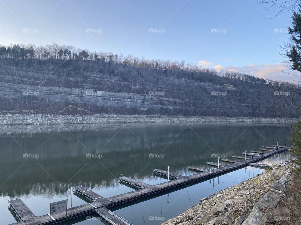 A chilly winter morning at the river 