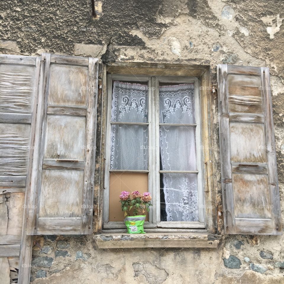 Old window 