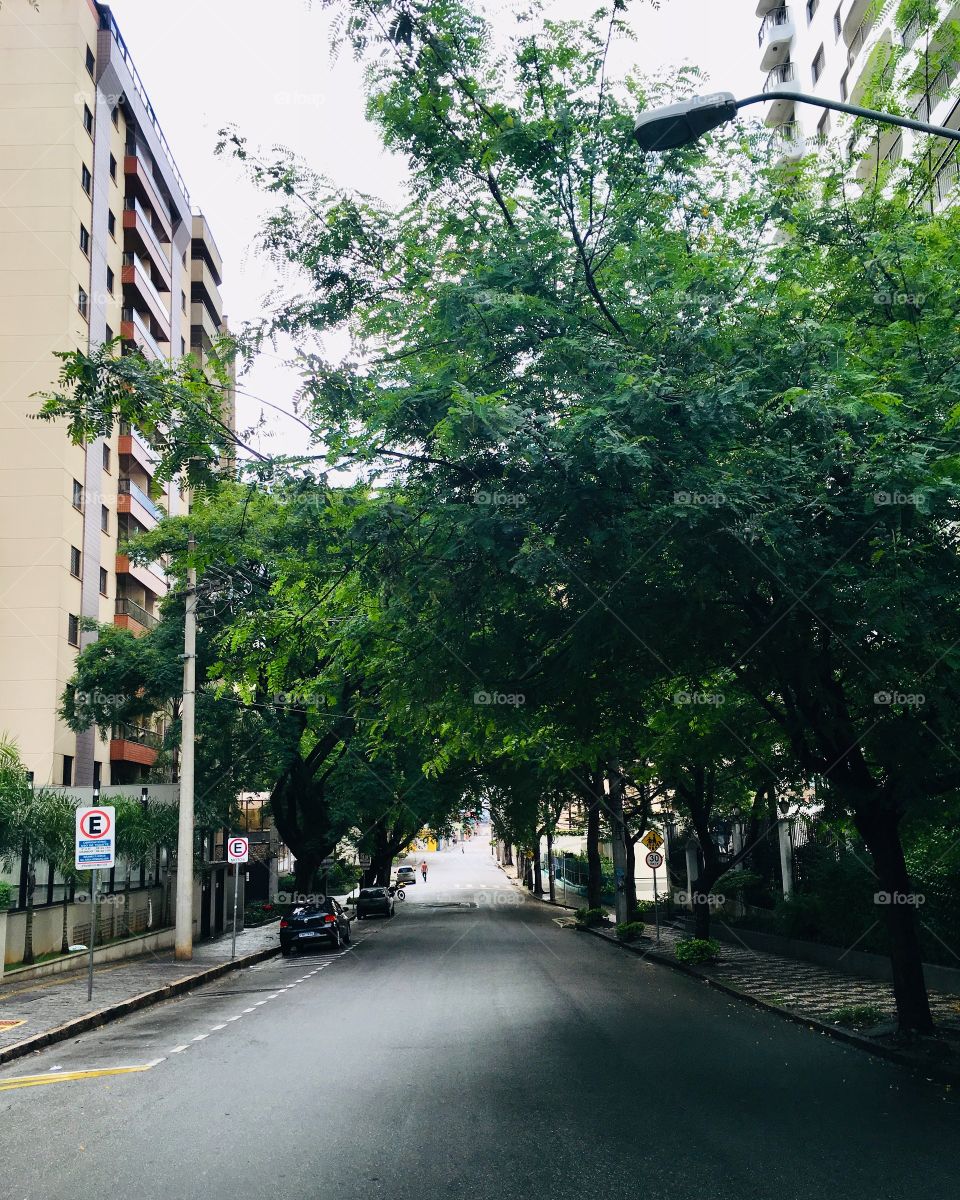 E o #Centro de #Jundiaí?
Com esse “tempinho de ficar na cama”, a Rua Anchieta está deserta!
📸
#Fotografia é nosso #hobby! 
#sky #céu #natureza #paisagem #inspiração #mobgrafia #domingo #bomdiajundiai 