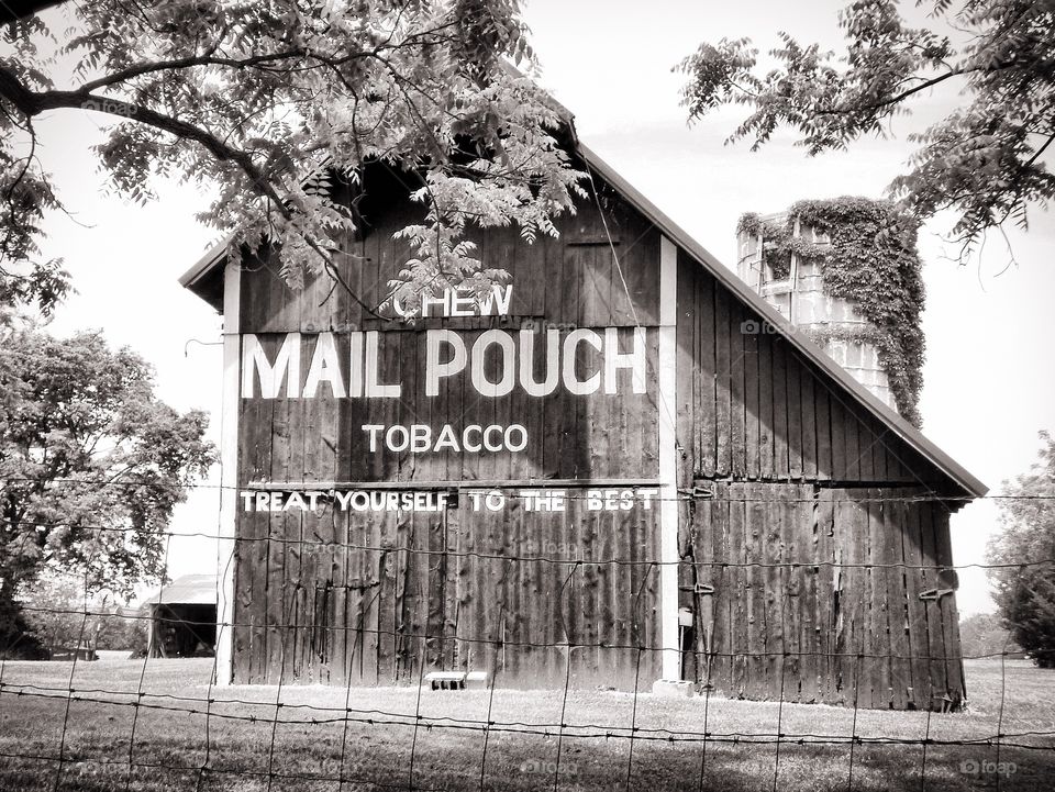 Old mail pouch barn in Indiana 