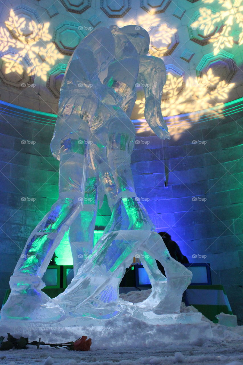 Ice carving 