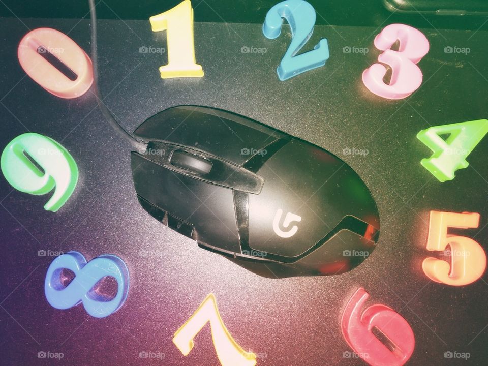 a beautiful mouse around the numbers