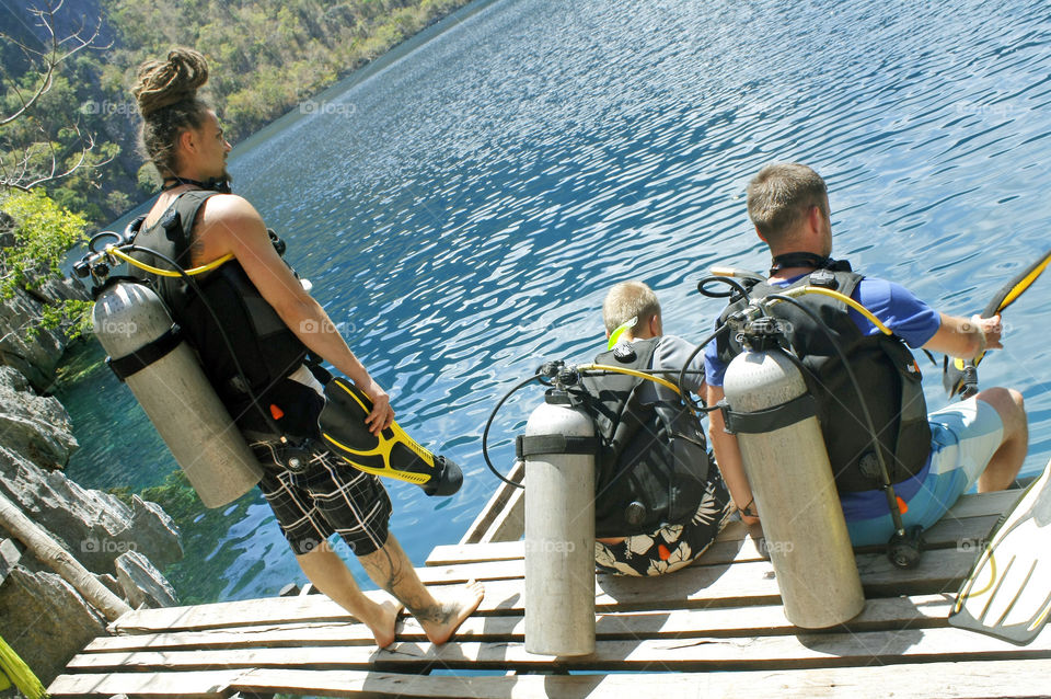 Learning how to dive in a lake