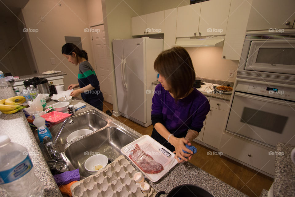 Girl in the kitchen 