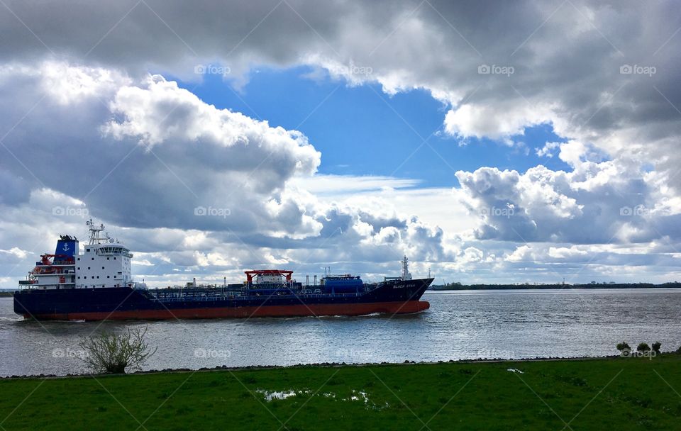 Hamburg.Elbe.Blankenese