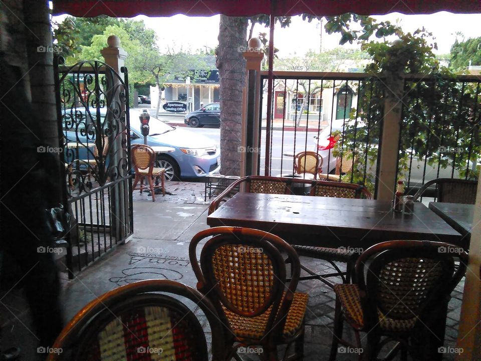 outdoor, sheltered seating at an interesting cafe/bakery, near LA