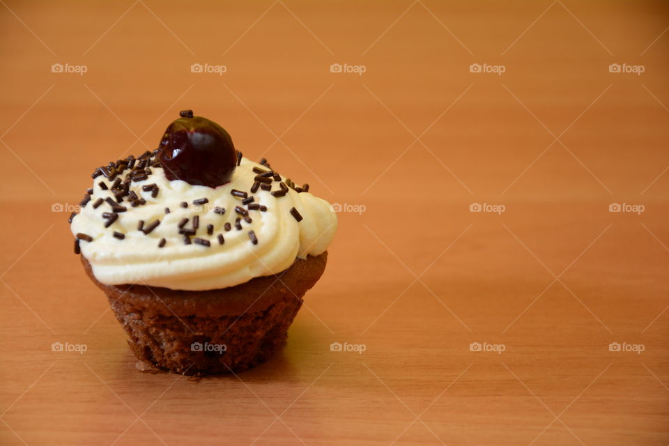 Cherry cupcake 