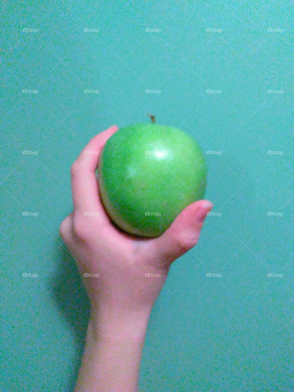 a green apple
