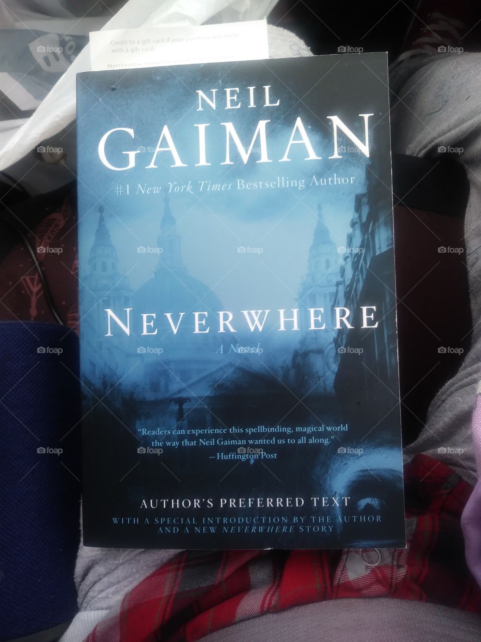 Neverwhere is a fun read. Sci fi fantasy.i was hooked by chapter 2.i recommend this to book lovers
