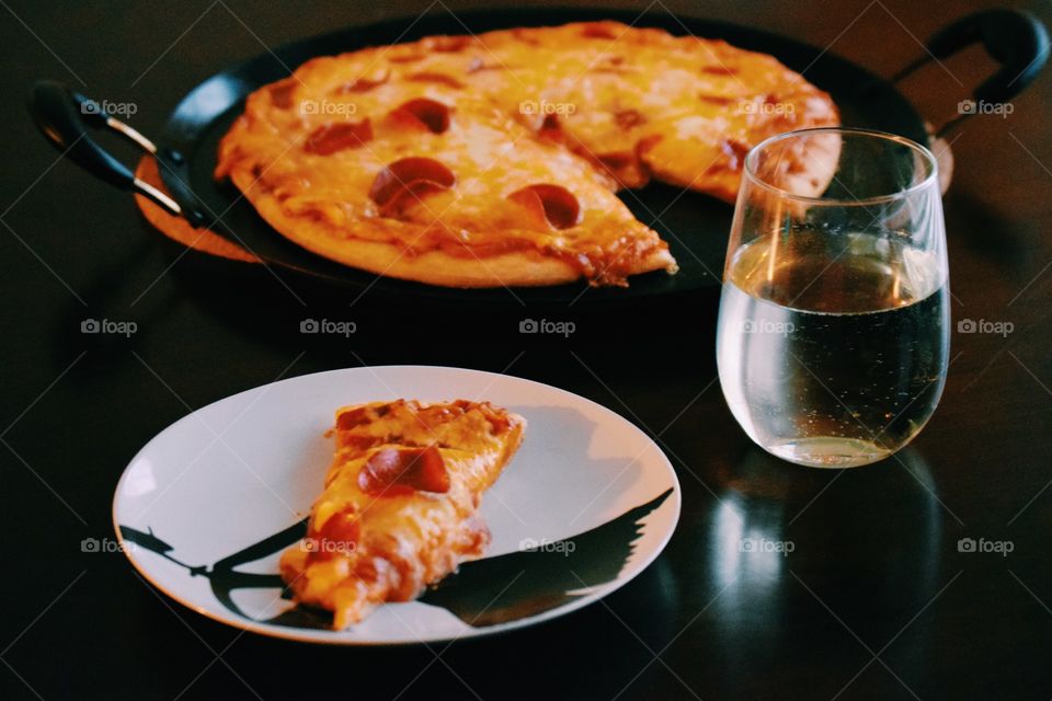 White Wine & Homemade Pizza