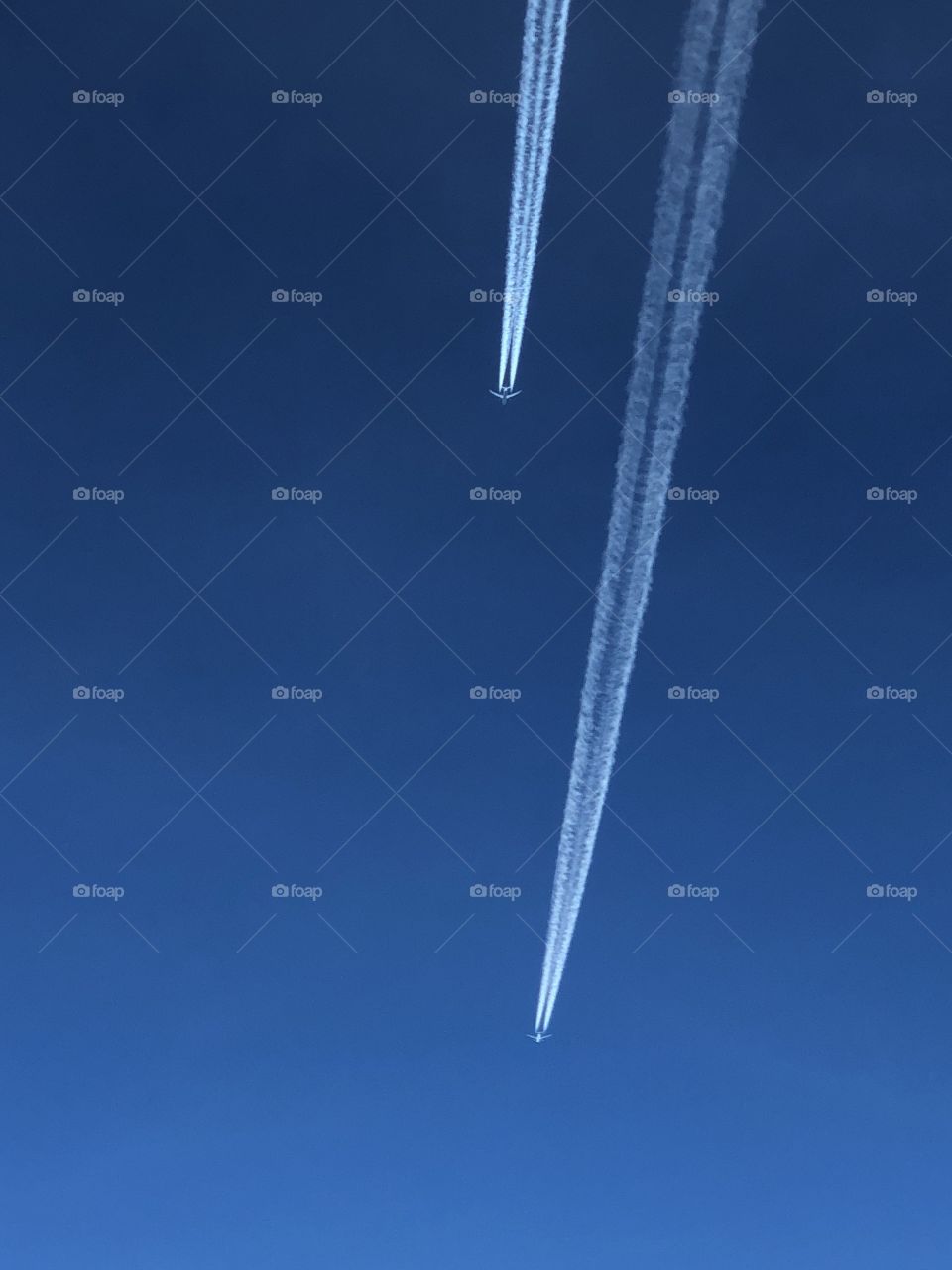 Twin Contrails 