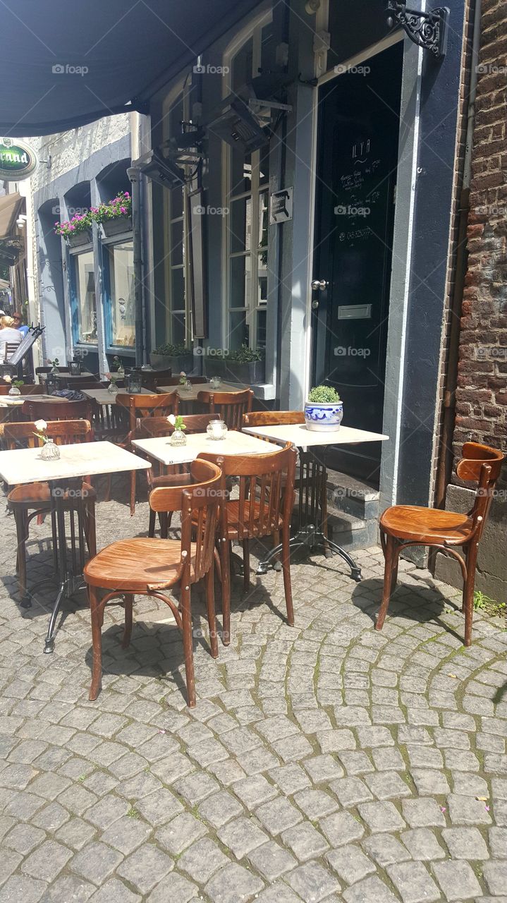 Restaurant chair table