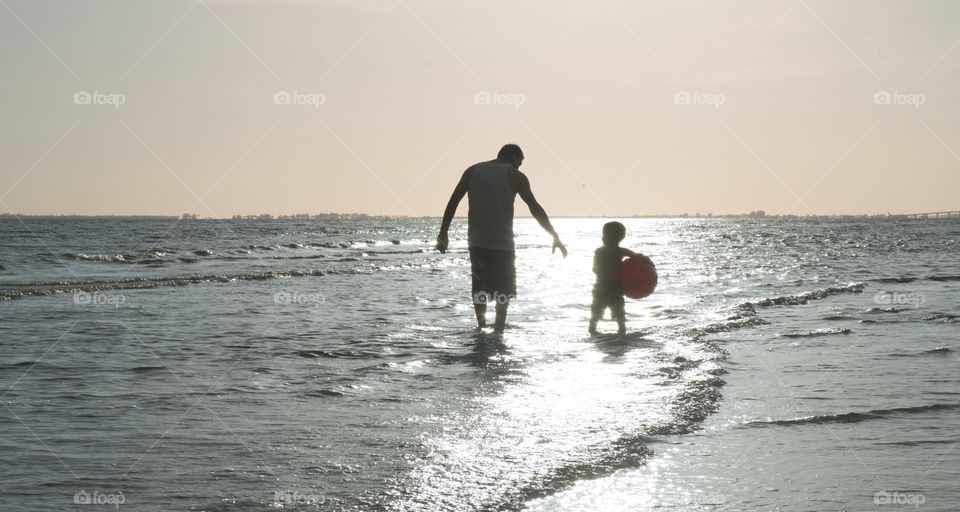 Family fun at the beach 